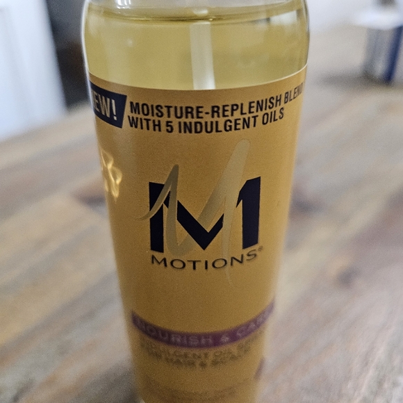 Motions Indulgent Oil Spray for Hair and Scalp  4 oz ( 118 ml ) New - Picture 8 of 9